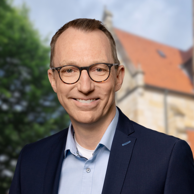 Dr. Axel Hengstermann